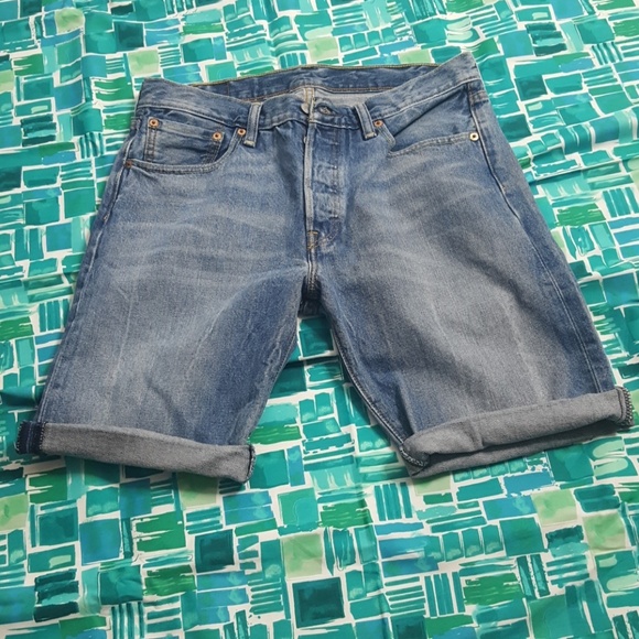 LEVI'S CUTT-OFF SHORTS - Picture 7 of 7
